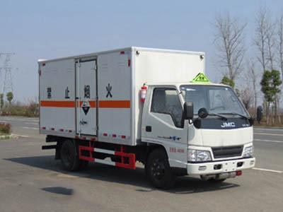江特牌JDF5040XFWJ5型腐蝕性物品廂式運輸車