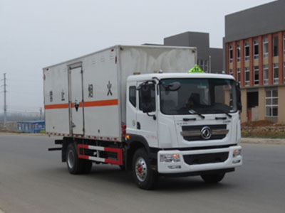 江特牌JDF5180XFWE5型腐蝕性物品廂式運(yùn)輸車