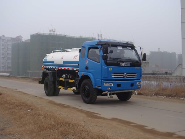 東風(fēng)多利卡EQ1100LJ灑水車(chē)
